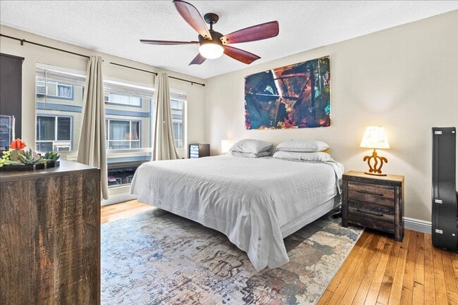 Building Photo - Corner end unit Two Bedroom Two Bath Townh...