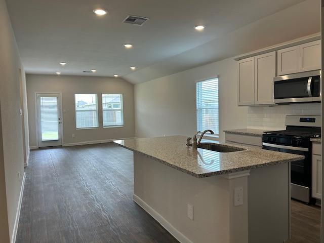 Building Photo - 1313 Camden Ln