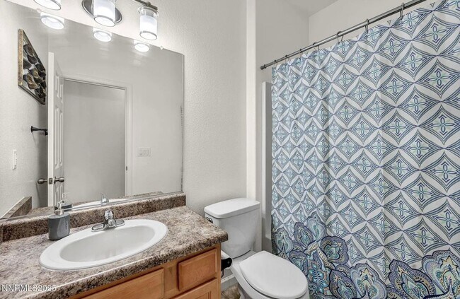 Building Photo - Great Location - Centrally Located - Quick...