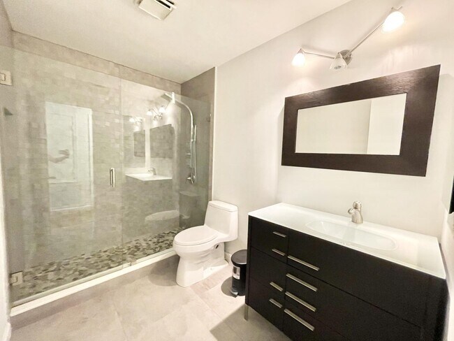 Building Photo - 11933 Waterwood Dr