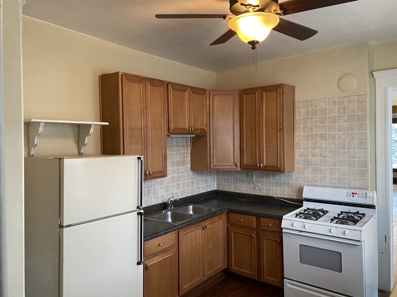 Building Photo - 2765 S Logan Ave