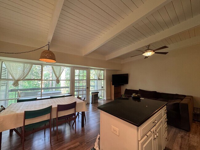 Building Photo - Relaxing Fully-Furnished 2 Bed 1 Bath Condo With Balcony In Beautiful Heritage Woods