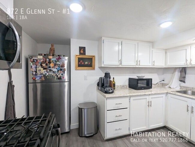 Primary Photo - 872 E Glenn St