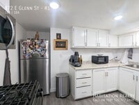 Building Photo - 872 E Glenn St