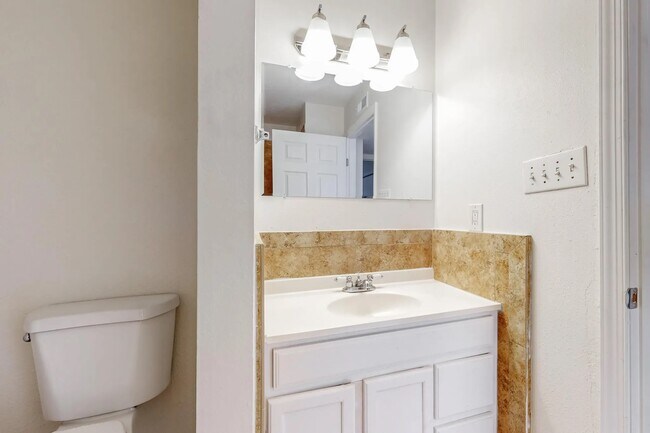 Building Photo - 6005 Fortuna Rd NW