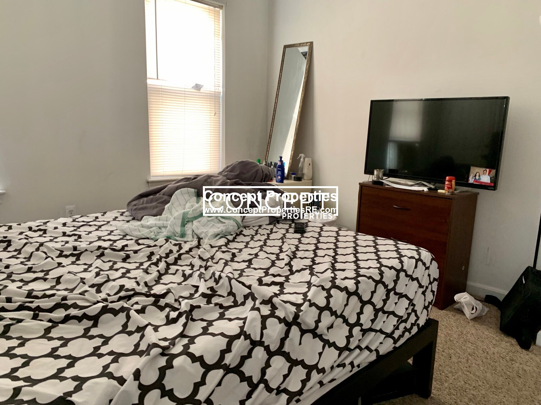 Building Photo - 26 Haskell St