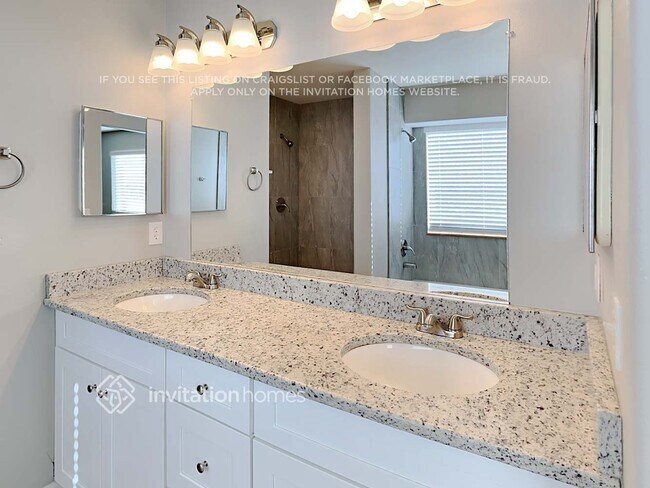 Building Photo - 980 Ancestra Dr