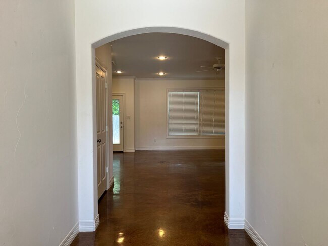 Building Photo - 2976 Elkton Trail