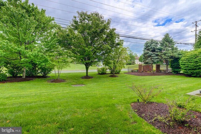 Building Photo - 43920 Hickory Corner Terrace