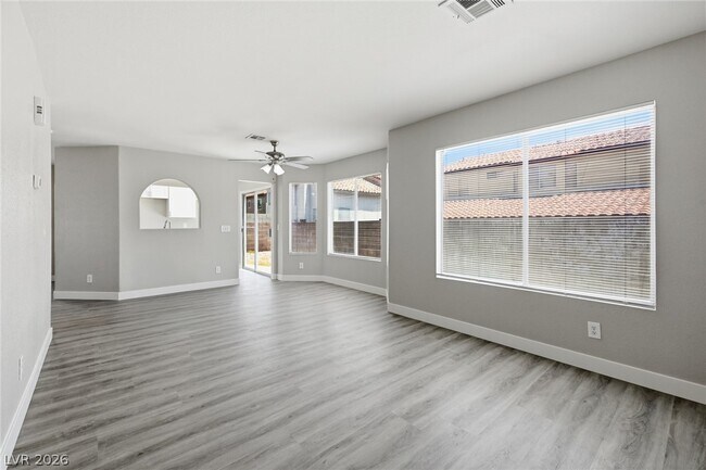 Building Photo - 808 Majestic Rock Cir
