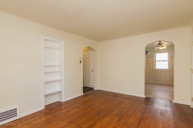 Building Photo - 15312 Benhoff Dr