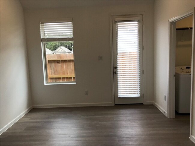 Building Photo - 28813 Bobcat Run Dr