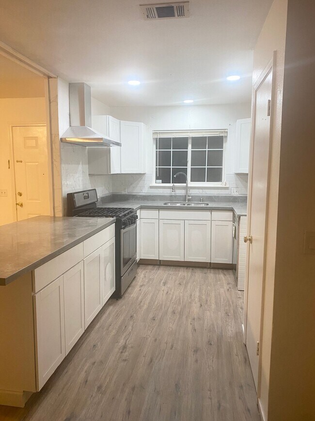Building Photo - 774 Elk Hills Dr