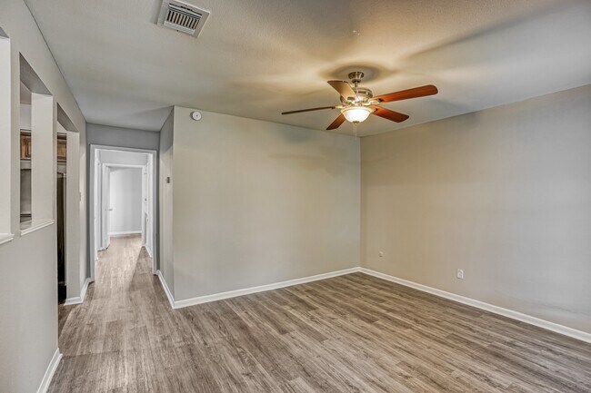 Building Photo - 18742 Glen Briar Ln