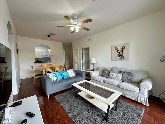 Building Photo - 2300 Silver Palm Dr