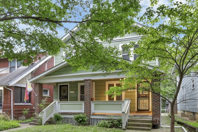 Building Photo - 1349 N 6th St