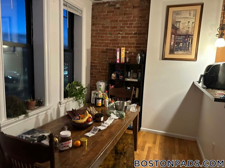 Building Photo - 23 Cortes St