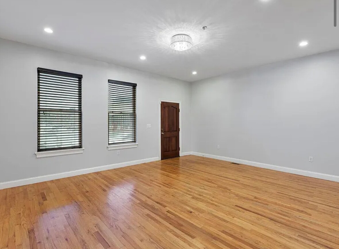 Building Photo - 873 Harrison Ave