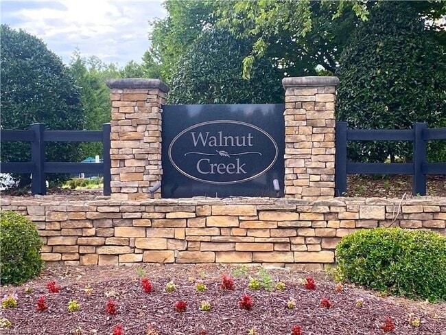 Building Photo - *** READY TO MOVE IN BY FIRST WEEK OF MAY***