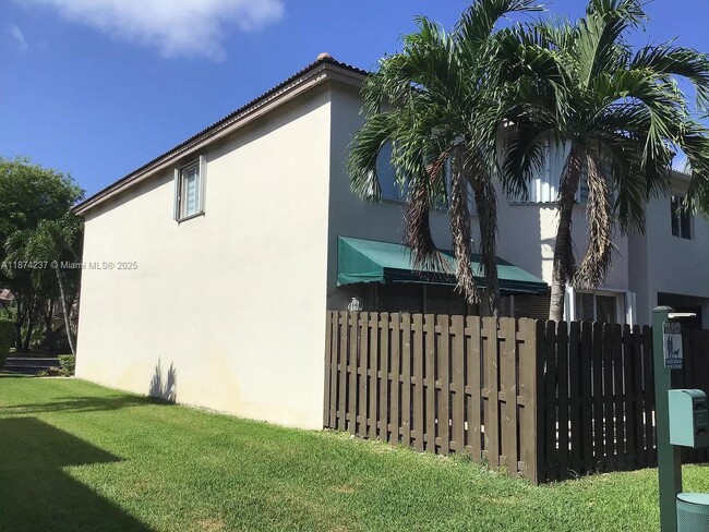 Building Photo - 11315 NW 72nd Ln