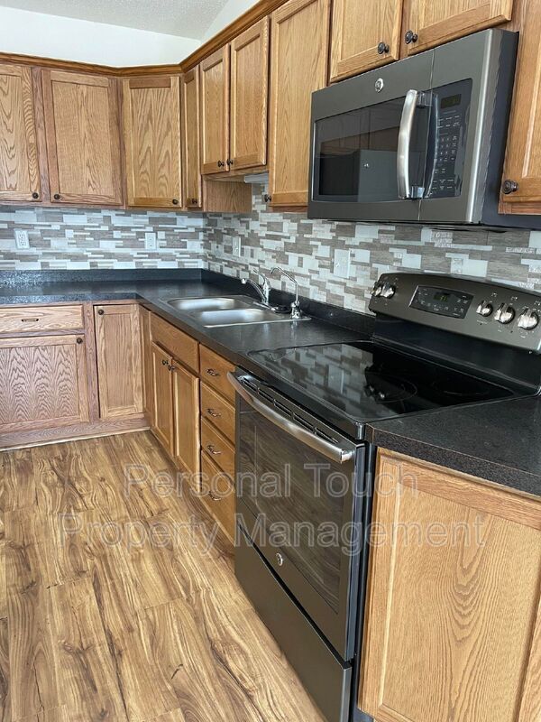 Building Photo - 2580 5th St W