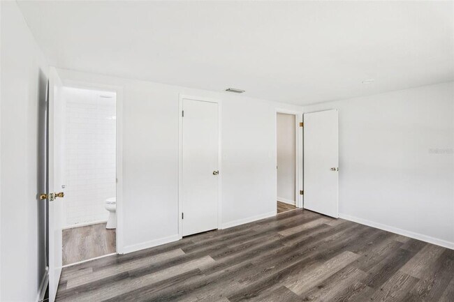 Building Photo - 4015 Litchfield Dr