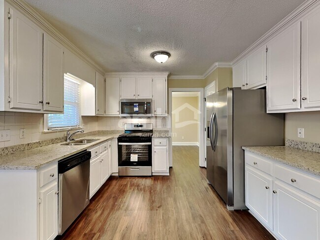 Building Photo - 4700 Forest Highland Dr