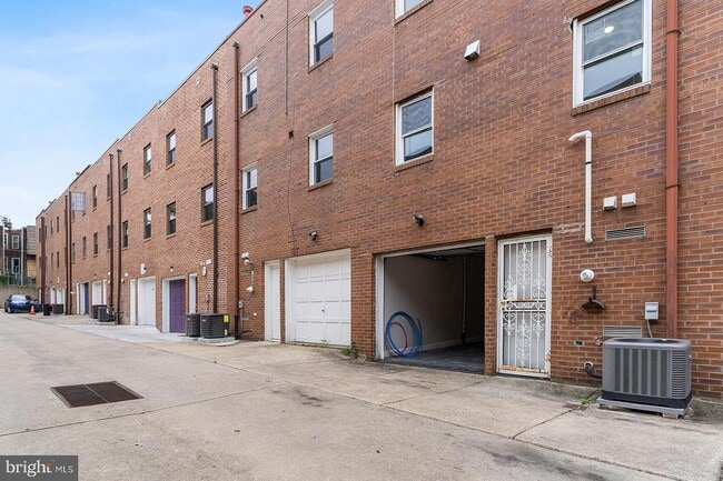 Building Photo - 6229 Osage Ave