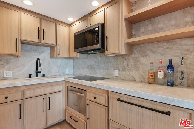 Building Photo - 11874 S Beach Club Way