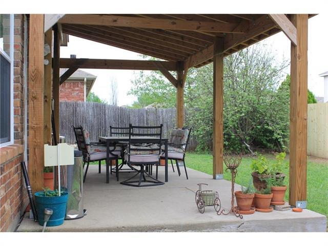 Building Photo - 2425 Collier Dr