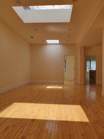 Building Photo - 1032 Commonwealth Avenue