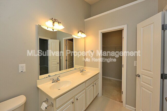 Building Photo - 338 Kinellan Ln
