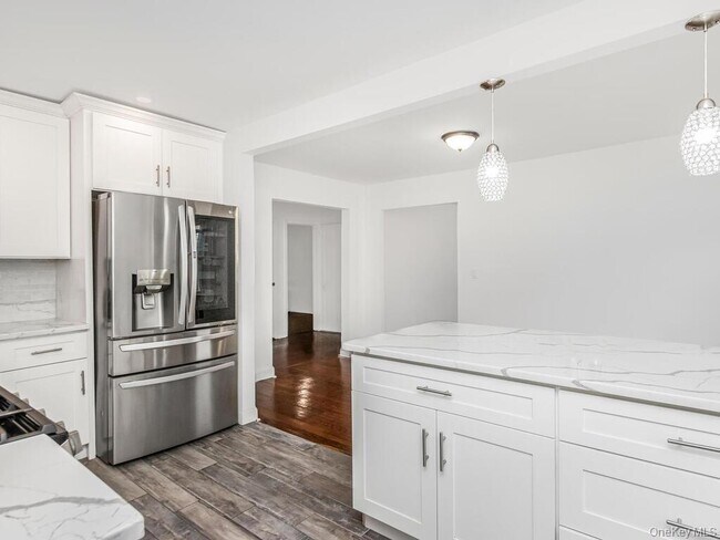 Building Photo - 2096 Central Park Ave