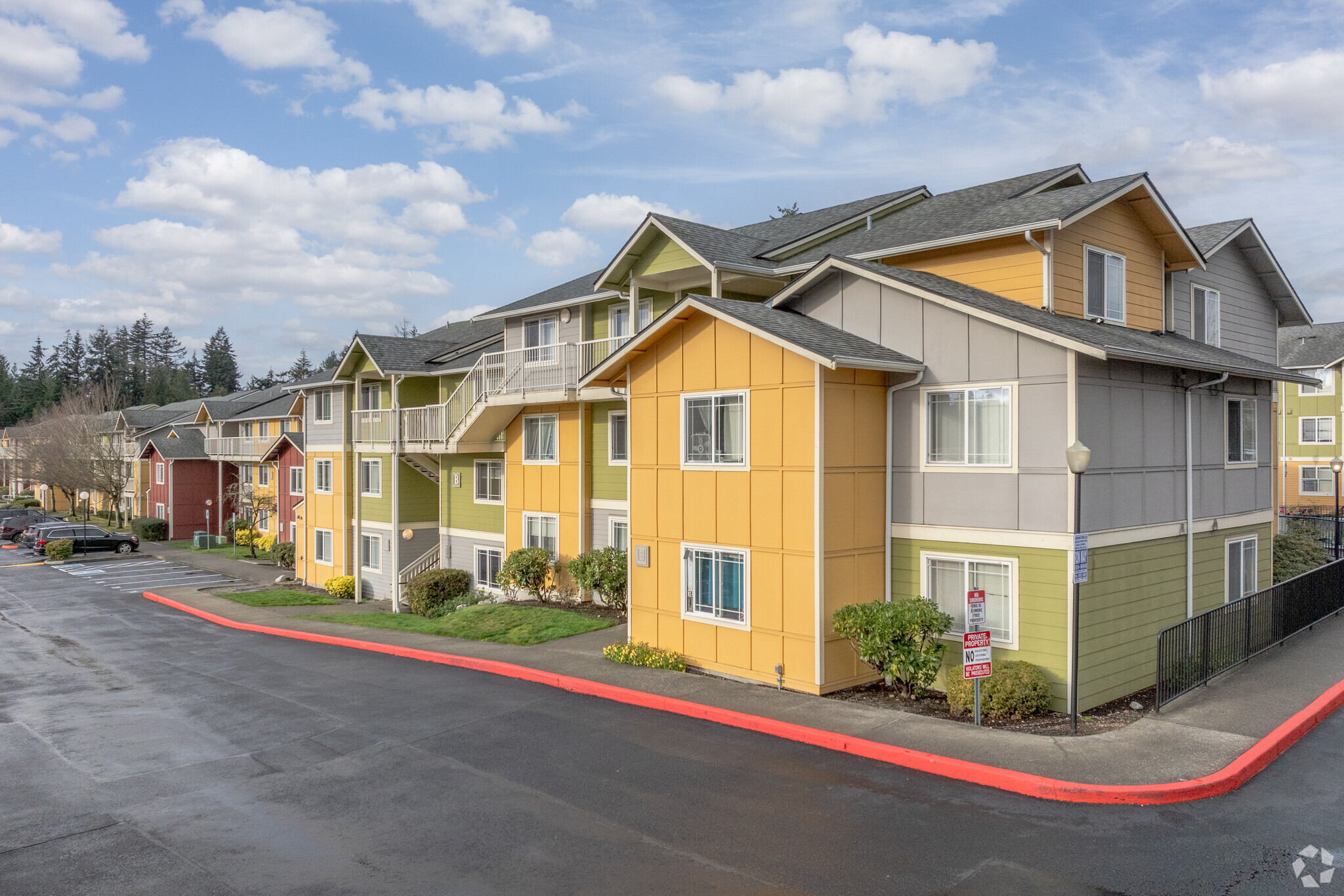 Building Photo - Family Tree Apartments