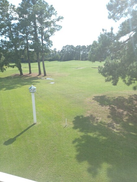 Building Photo - 665 Tupelo Ln