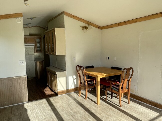 Building Photo - 119 Ray Cir