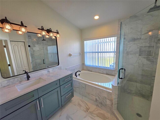 Building Photo - 730 Straw Lake Dr
