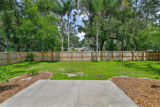 Building Photo - 121 Windy Cir