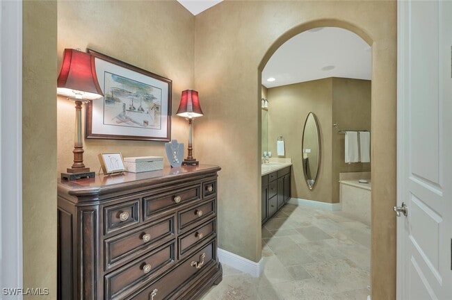 Building Photo - 2543 Marquesa Royale Ln