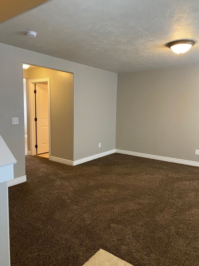 Building Photo - 555 Countryside Ave
