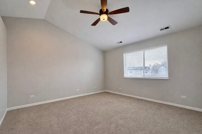 Building Photo - 2310 Shiloh Dr