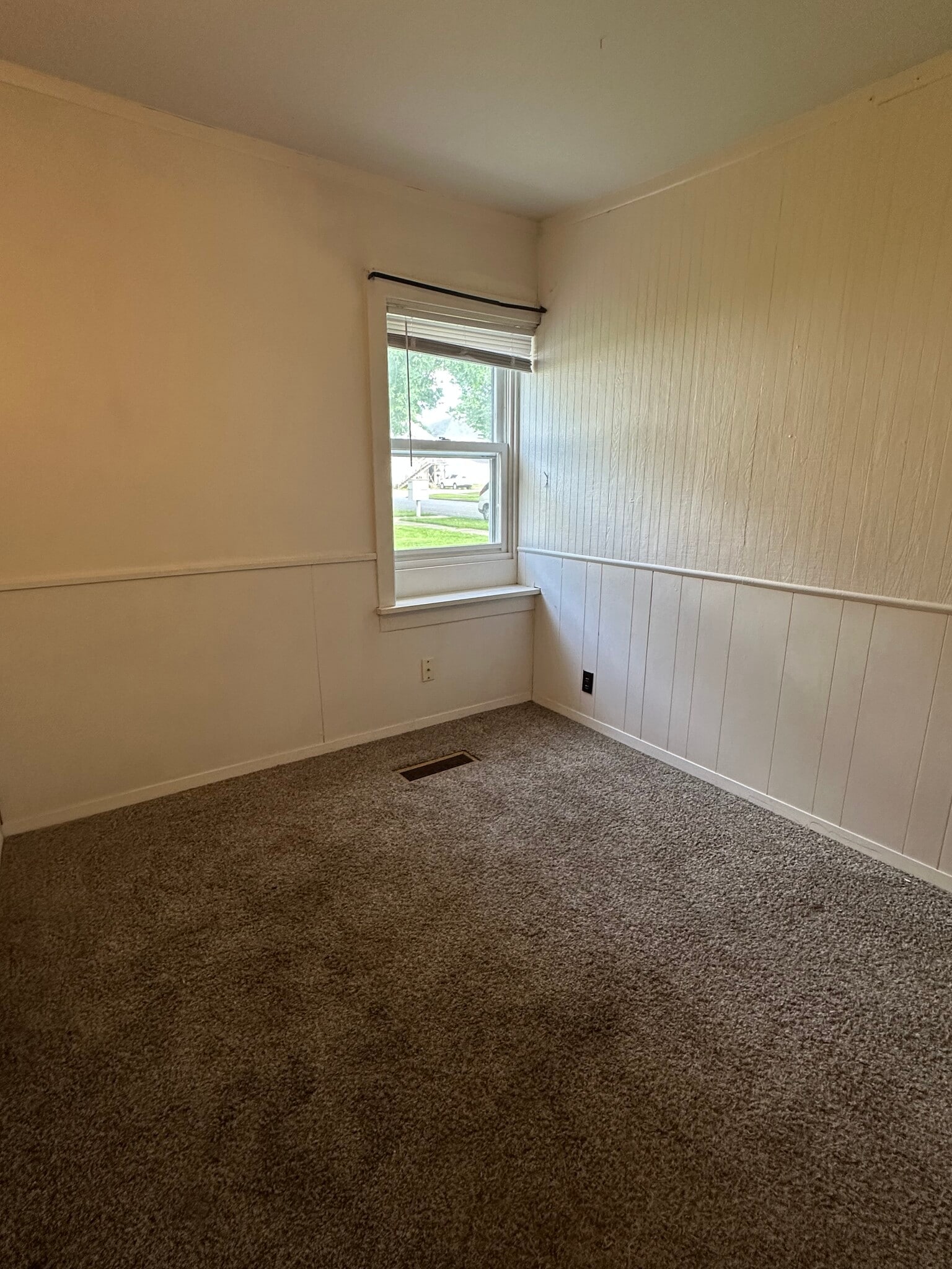 Building Photo - 528 Niagara St