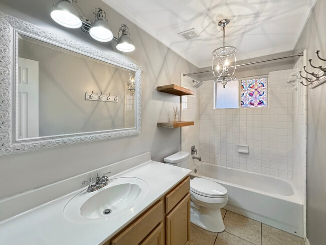 Building Photo - 5106 Ascot Pl