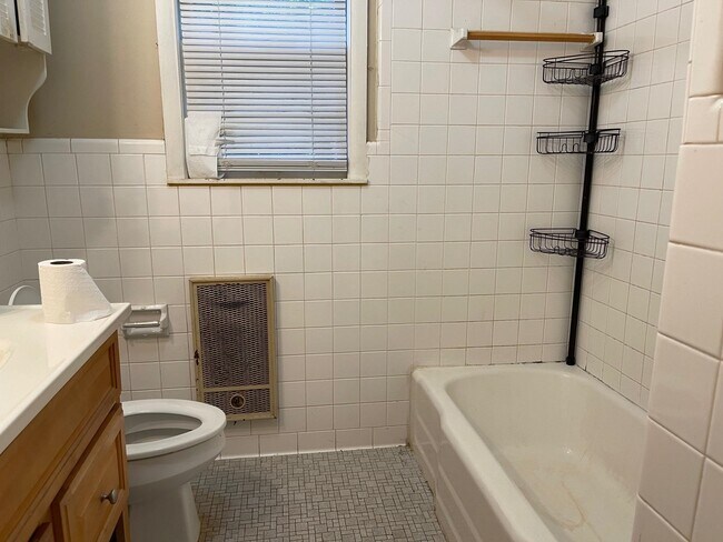 Building Photo - 539 Quinn Rd