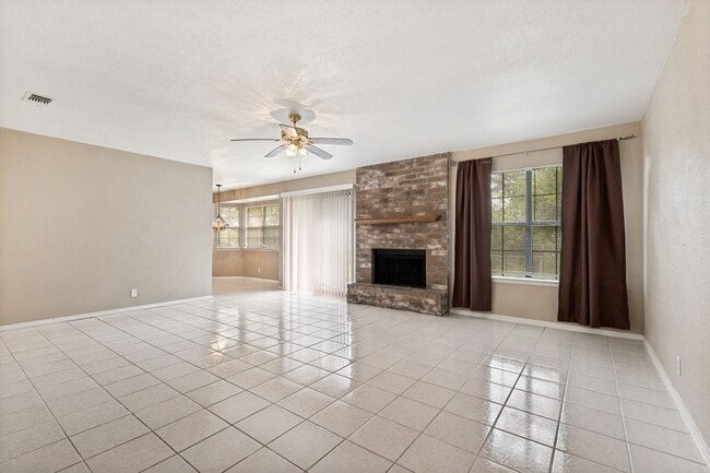 Building Photo - 6991 Sunset Village Dr
