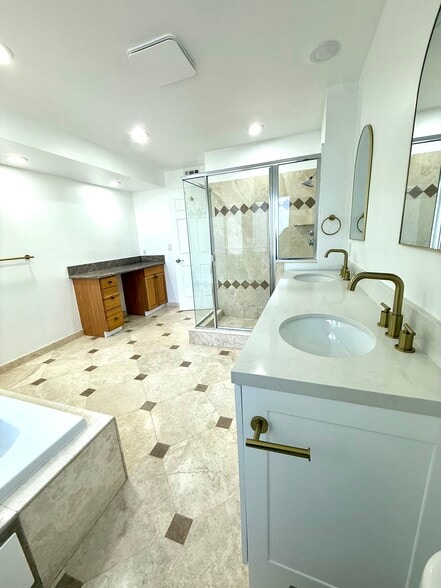 Building Photo - 5400 Beeler Ave