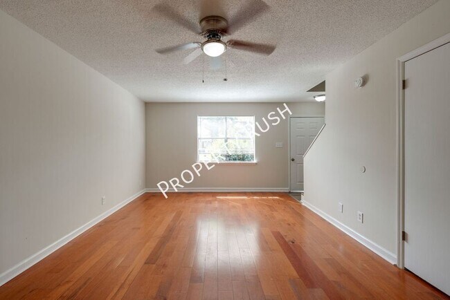 Building Photo - 46 Bell Rd