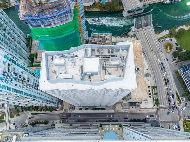 Building Photo - 77 SE 5th St