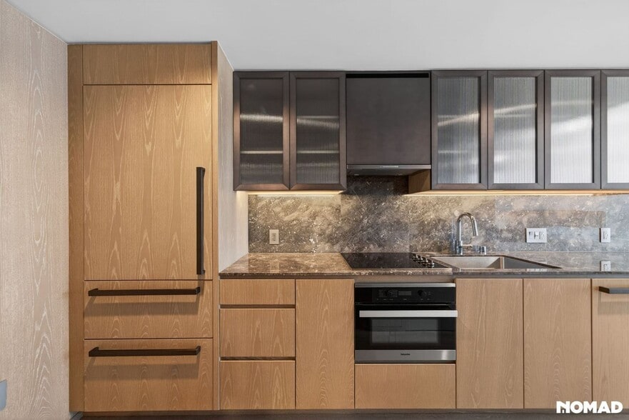 Building Photo - 1000 Auahi St