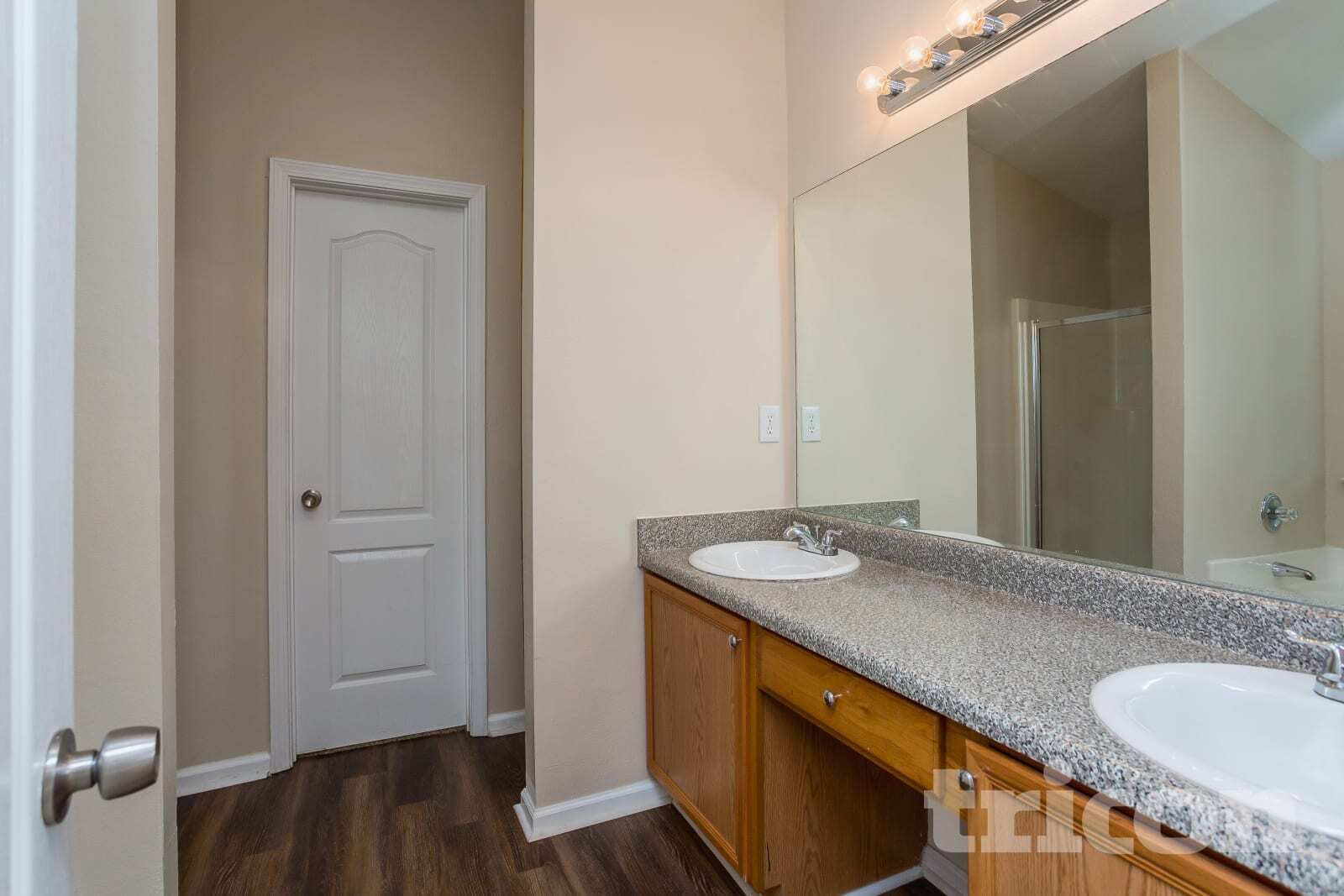 Building Photo - 145 Lakeview Trail